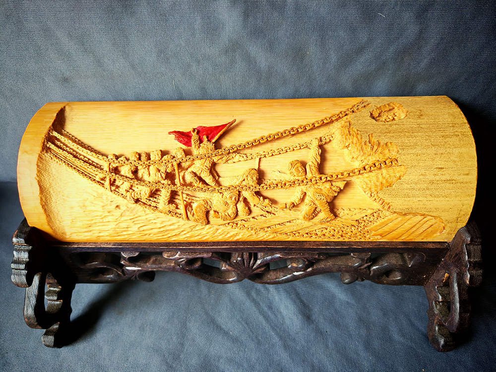 杨石生竹雕作品《血战泸定桥》