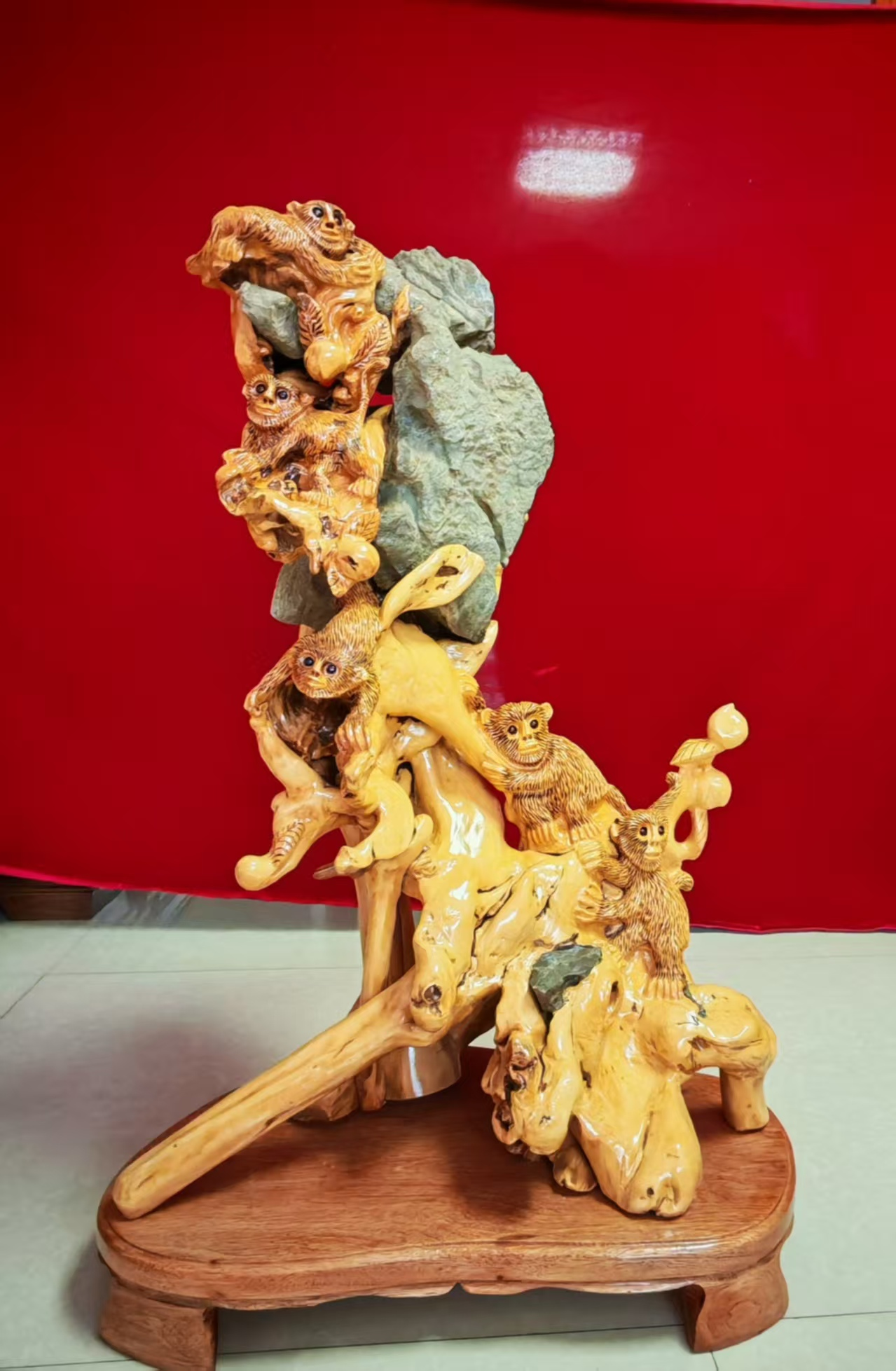 杨石生水黄杨根雕作品《五子登科》