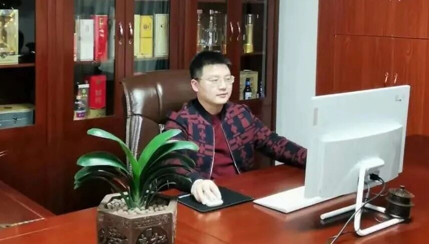 吕金华：雄踞西南写华章(图1)